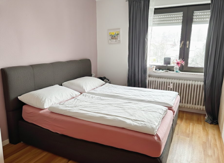 gem�tliches Schlafzimmer Etagenwohnung Seeheim-Jugenheim