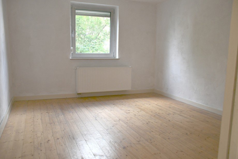 ansprechendes Wohnzimmer Erdgeschoss Zweifamilienhaus Gro�-Zimmern/Klein-Zimmern