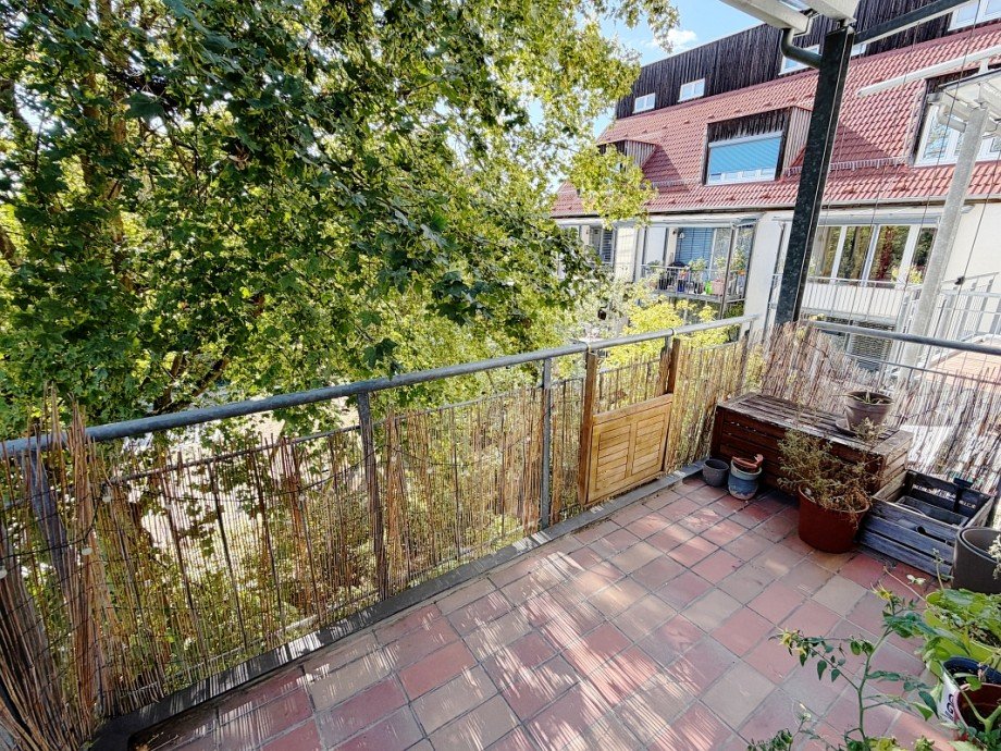 gro�er Sonnenbalkon Wohnung Ro�dorf
