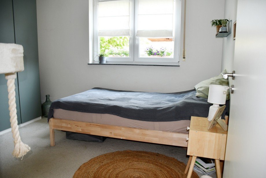 Wohnung EG: gem�tliches Schlafzimmer Zweifamilienhaus Darmstadt-Wixhausen
