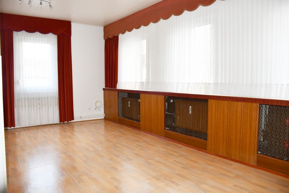 gro�z�giges Wohnzimmer... Mehrfamilienhaus Pfungstadt
