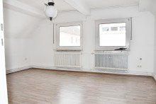 Wohnen Dachgeschoss **VERKAUFT** Ein- bis Zweifamilienhaus, ausbaubare Scheune, Nebengeb�ude, Baugrundst�ck...