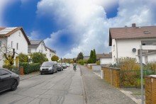 angenehme Wohnlage **VERKAUFT** Ansprechendes 3-Parteienhaus in Riedstadt-Crumstadt