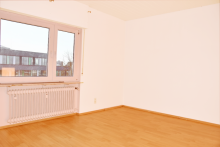 OG - Schlafen Gro�z�giges 3-Parteienhaus in angenehmer zentraler Wohnlage von Pfungstadt