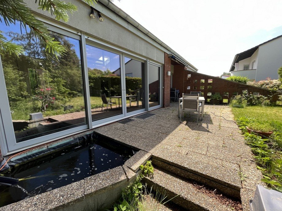 ... mit pl�tscherndem Biotop Einfamilienhaus Ro�dorf
