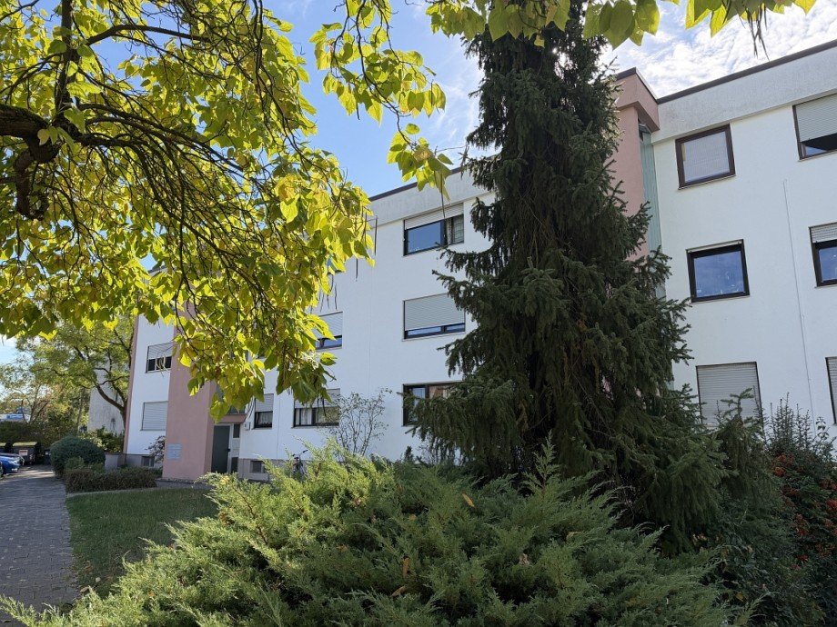 Hausansicht Stra�enseite Etagenwohnung Darmstadt-Eberstadt