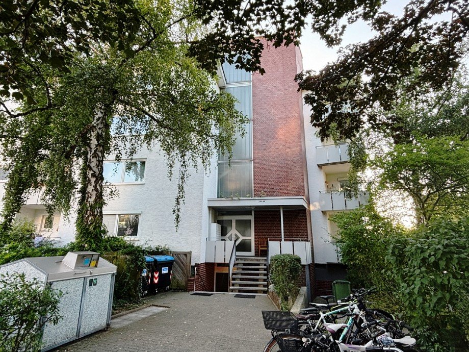Hausansicht Eingangsseite Etagenwohnung Seeheim-Jugenheim