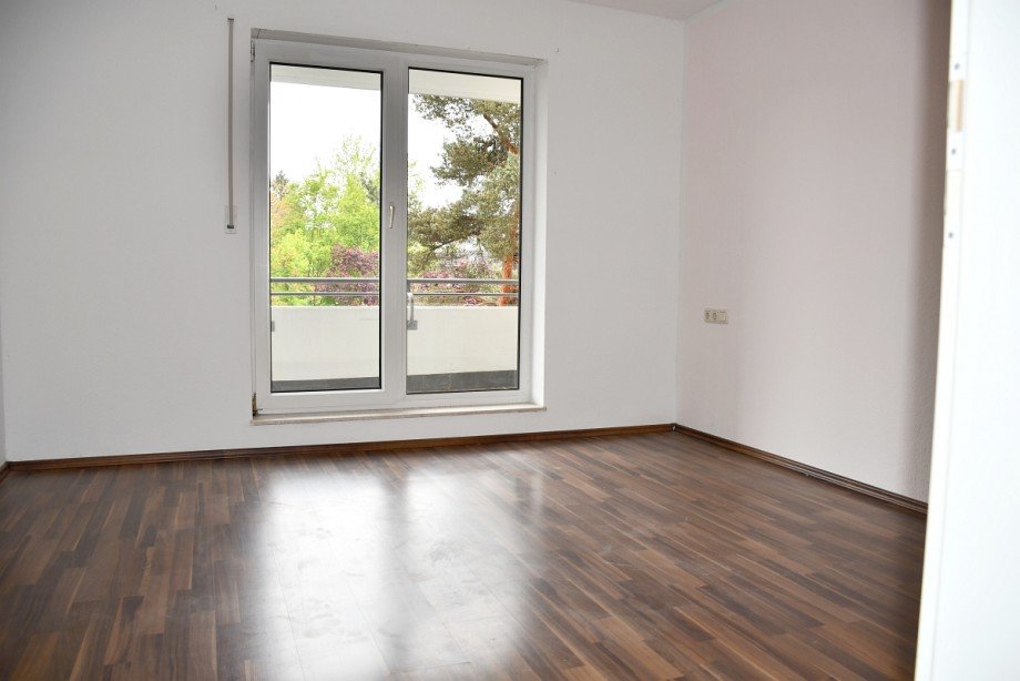 Schlafzimmer mit Balkonzugang Etagenwohnung Darmstadt