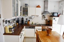 Wohnung DG: Einbauk�che **VERKAUFT** Attraktive Kapitalanlage � freistehendes modernes Zweifamilienhaus