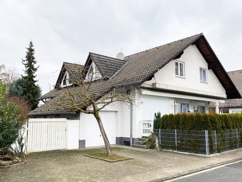 gepflegtes Zweifamilienhaus Etagenwohnung Darmstadt-Wixhausen
