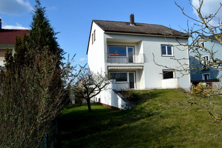 Hausansicht Gartenseite Gro�-Zimmern Mehrfamilienhaus **VERKAUFT** Gro�z�giges 3-Familienhaus auf 729 m� Grundst�ck
