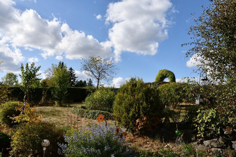 sch�n angelegter Garten Einfamilienhaus Fr�nkisch-Crumbach