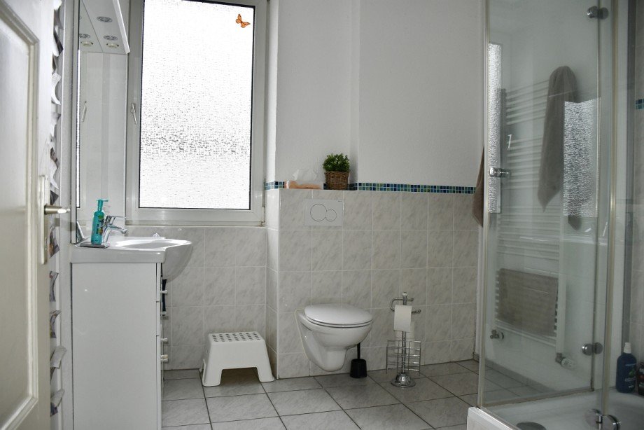 modernes Tageslicht-Duschbad Einfamilienhaus Modautal-Brandau