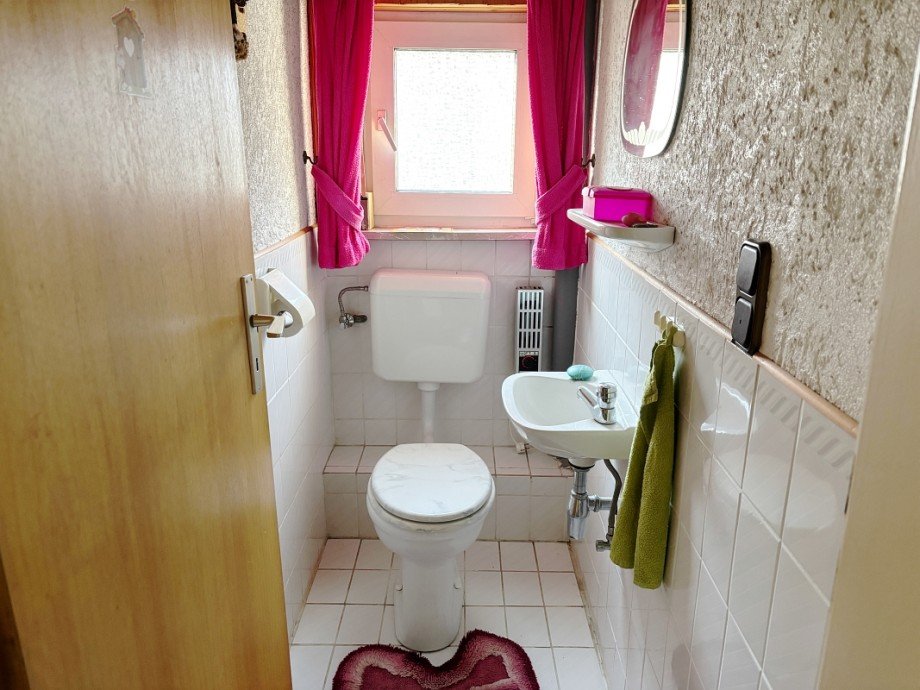 G�ste-WC Obergeschoss Zweifamilienhaus Lautertal-Elmshausen