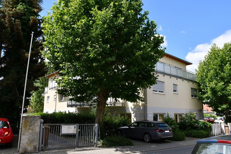 Hausansicht Zwingenberg Erdgeschosswohnung **VERKAUFT** Solide Kapitalanlage - altersgerechtes Wohnen f�r Menschen 60+