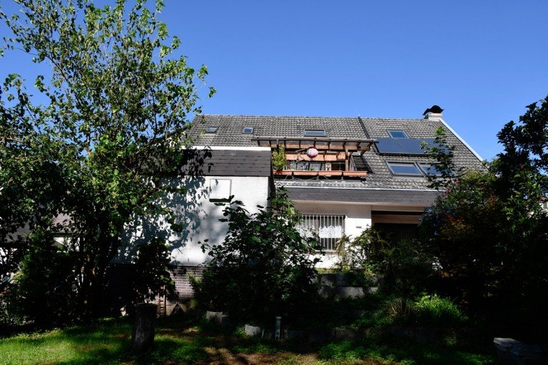 Hausansicht Gartenseite M�hltal/Nieder-Ramstadt Einfamilienhaus **VERKAUFT** Ein- bis Zweifamilienhaus f�r die gro�e Familie in M�hltal/Nieder-Ramstadt
