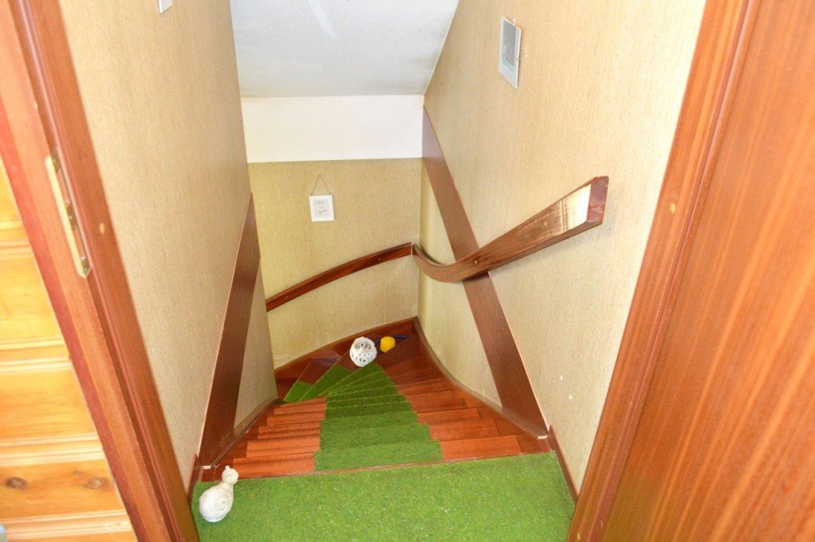 Treppe zum Dachgeschoss Zweifamilienhaus Modautal-Asbach