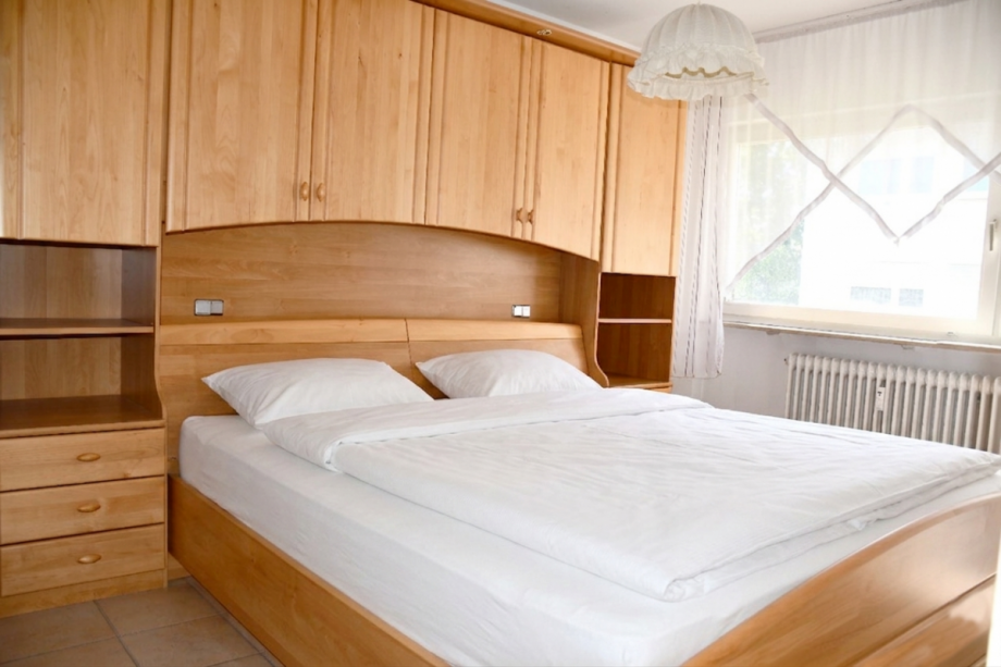 gem�tliches Schlafzimmer Wohnung B�ttelborn