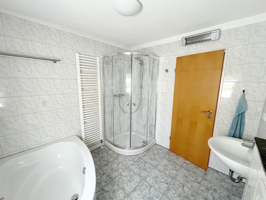 OG .... und Dusche Zweifamilienhaus Ober-Ramstadt