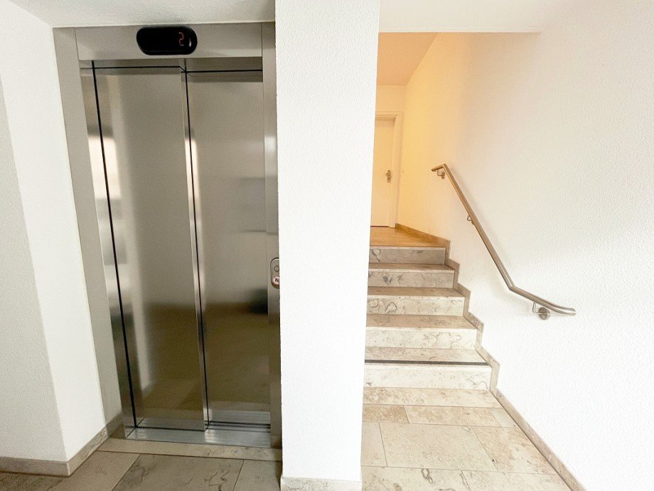 ... mit Personenaufzug Etagenwohnung Darmstadt