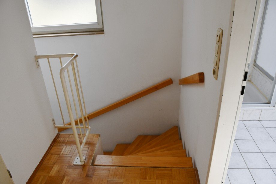 ansprechende Treppe Doppelhaush�lfte Darmstadt