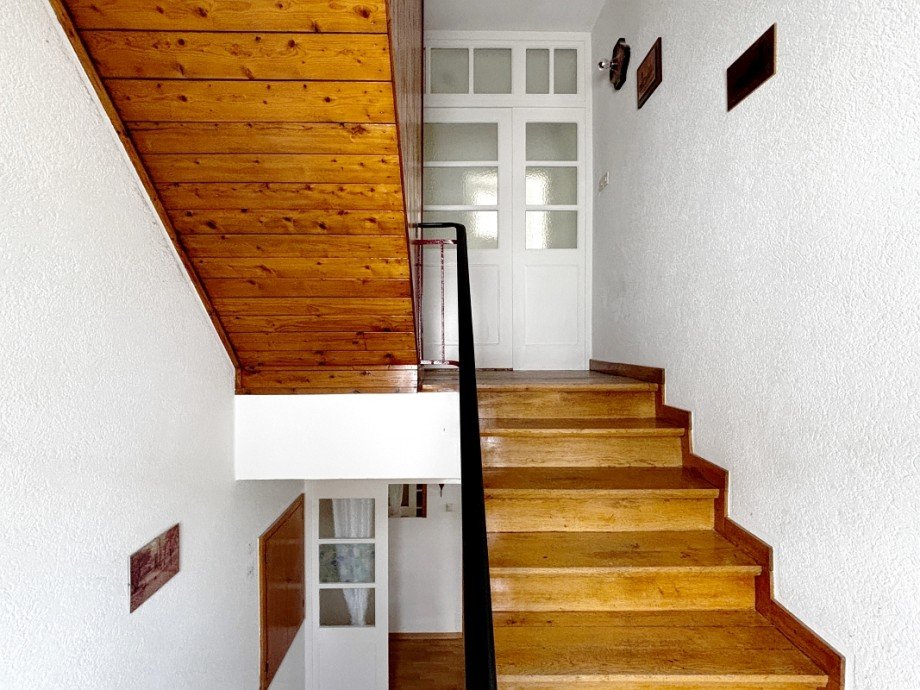 ansprechendes Treppenhaus Dachgeschosswohnung Darmstadt