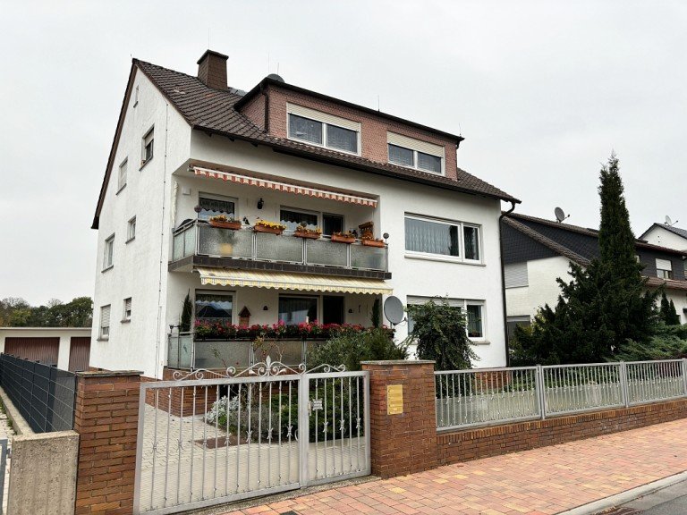 gepflegtes 3-Parteienhaus Pfungstadt Dachgeschosswohnung **VERMIETET** Perfekt f�r Paare: Gem�tliche 3-Zimmer-Wohnung mit Gartennutzung