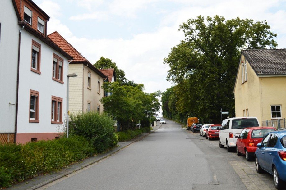 zentrumsnahe Wohnlage Zweifamilienhaus Ro�dorf
