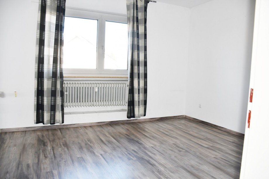 18 Schlafzimmer Obergeschoss Zweifamilienhaus Bickenbach