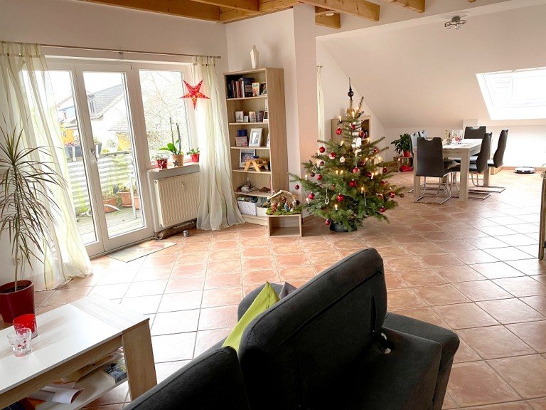 repr�sentativer Wohn-/Essbereich Darmstadt-Wixhausen Etagenwohnung **VERMIETET** Gro�z�gig Wohnen im gepflegten 2-Familienhaus