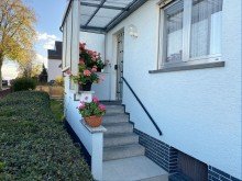 Hauseingang **VERMIETET** Kinderlachen im Gr�nen - 3-Zimmer-Wohnung mit Sonnenterrasse und direktem Gartenzugang