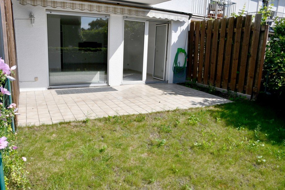 Sonnenterrasse mit Markise Reihenhaus Weiterstadt