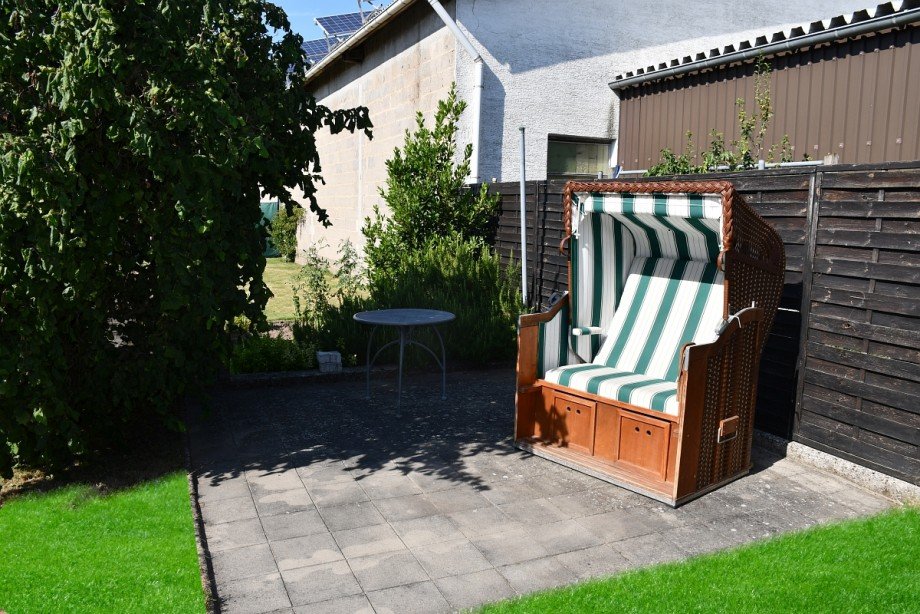 Sitzplatz im Garten Einfamilienhaus Pfungstadt-Eich