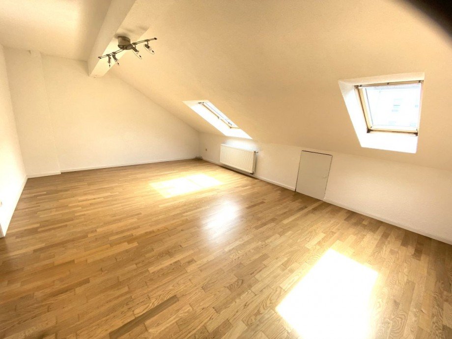 helles Wohnzimmer Dachgeschosswohnung Darmstadt