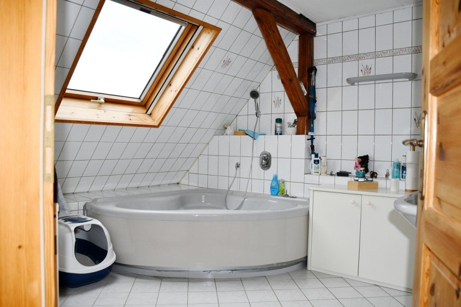 Tageslichtbad mit Wanne 2. OG Haus Riedstadt-Crumstadt