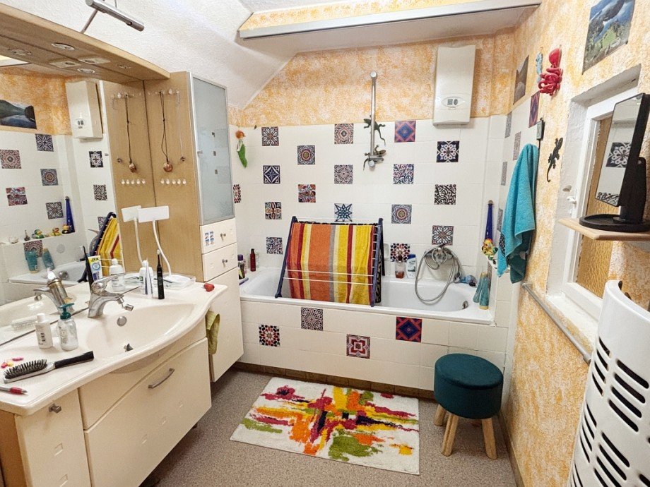 Bad mit Badewanne Einfamilienhaus Darmstadt