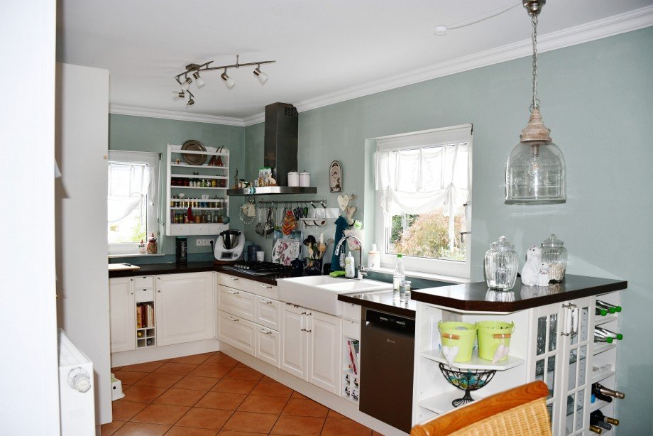 geschmackvolle Einbauk�che Einfamilienhaus Fr�nkisch-Crumbach