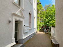 Hauszugang **VERMIETET** Stilvoll modernisierte Wohnung im beliebten Martinsviertel