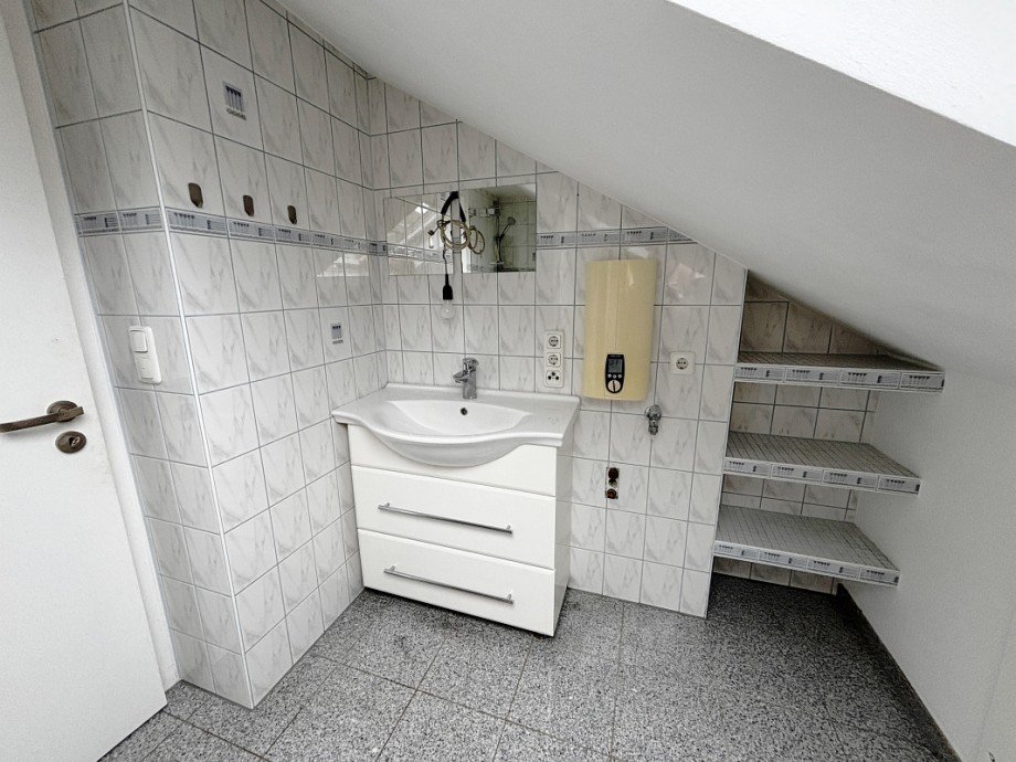 Tageslicht-Duschbad Dachgeschosswohnung Darmstadt
