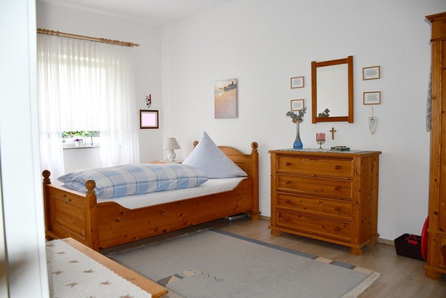 gem�tliches Schlafzimmer Erdgeschosswohnung Zwingenberg