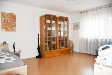 Wohnung Erdgeschoss: Kinderzimmer **VERKAUFT** Ansprechendes 3-Parteienhaus in Riedstadt-Crumstadt
