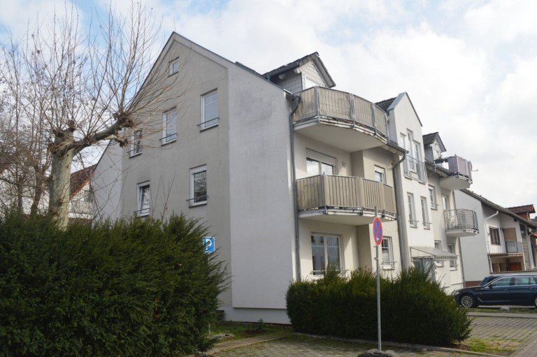 Hausansicht Gro�-Zimmern Etagenwohnung **VERKAUFT** Schicke Wohnung mit 2 Balkonen und Pkw-Stellplatz