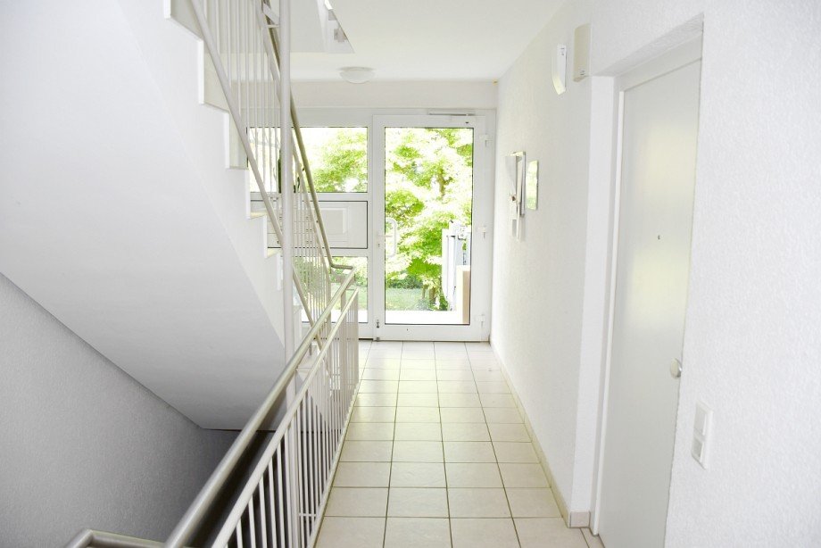 helles Treppenhaus Etagenwohnung Darmstadt