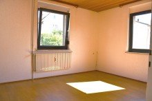 Zimmer **VERKAUFT** Charmantes Einfamilienhaus mit Ausbau- und weiterem Bebauungspotenzial