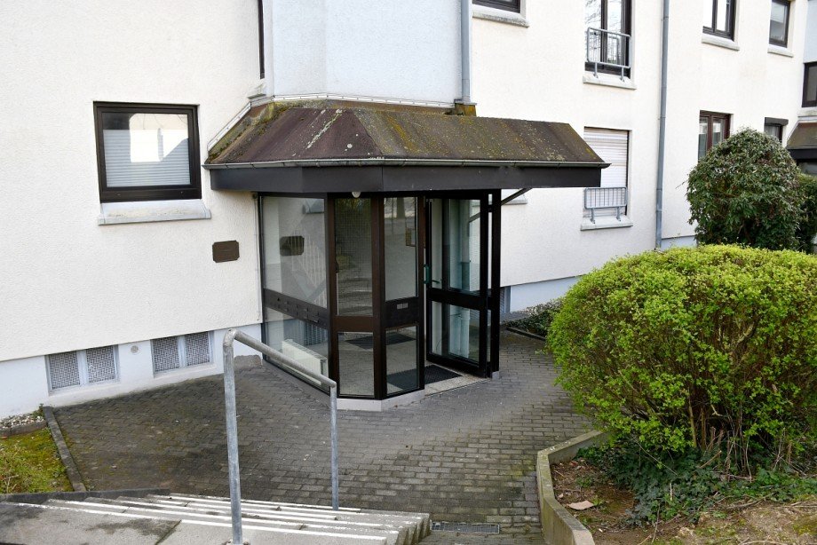 Hauseingang Etagenwohnung Bad-Homburg/Ober-Eschbach