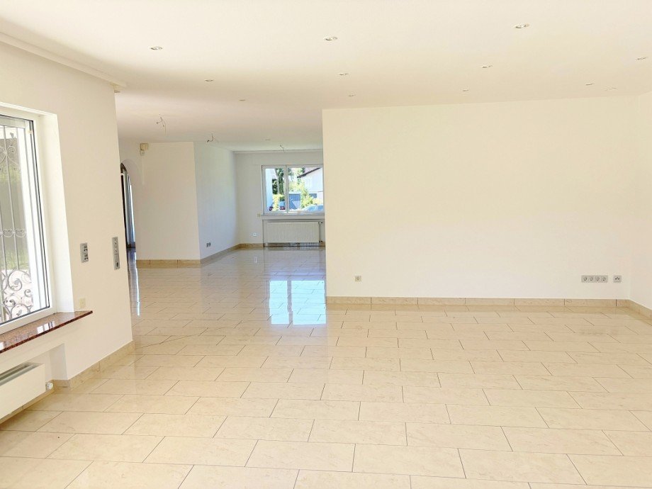 gro�z�giger Wohn-/Essbereich Bungalow Messel