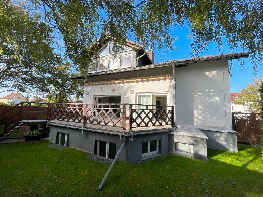 Hausansicht Gartenseite Mehrfamilienhaus Darmstadt-Wixhausen