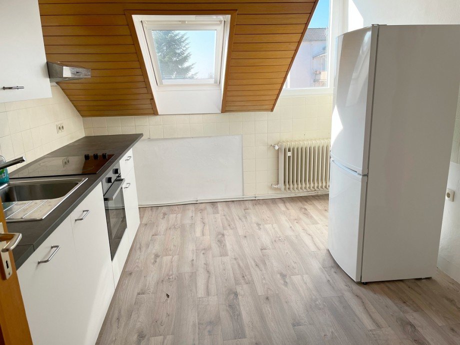 ger�umige Wohnk�che/Einbauk�che Dachgeschosswohnung Darmstadt