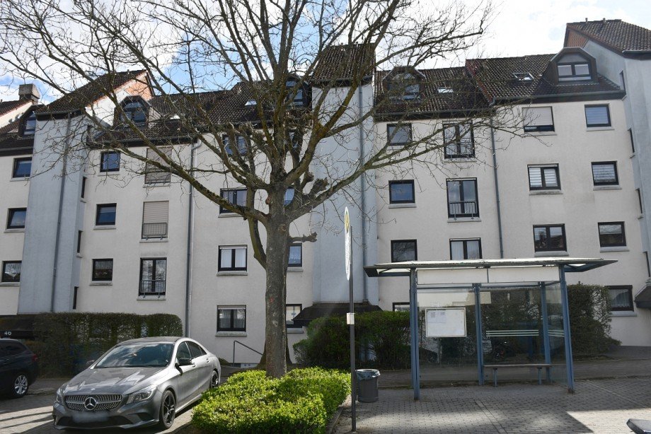 Busverbindung direkt vor der Haust�re Etagenwohnung Bad-Homburg/Ober-Eschbach