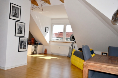 Hauptbild Zwischen Stadtleben und Parkidylle – attraktive 2-Zimmer-Wohnung im beliebten Woogsviertel